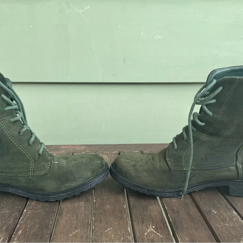 Green Lace-Up Boots - Picture 5 of 8